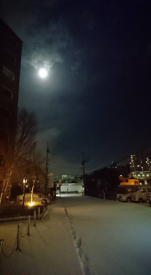 雪夜に満月